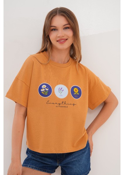 Taba Kadın Oversize Çiçek Everything Is Possible Baskılı Tişört