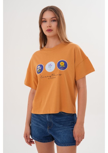 Taba Kadın Oversize Çiçek Everything Is Possible Baskılı Tişört modelleri