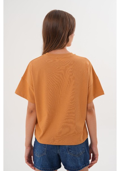 Taba Kadın Oversize Çiçek Everything Is Possible Baskılı Tişört indirimleri