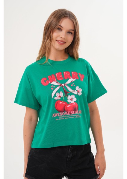 Kadın Yeşil Oversize Cherry Awesome Summer Baskılı Tişört modelleri
