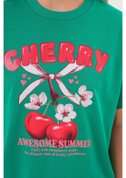 Kadın Yeşil Oversize Cherry Awesome Summer Baskılı Tişört