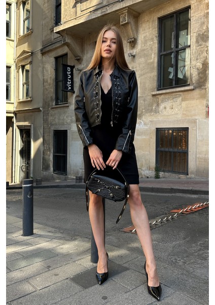Kadın Siyah Crop Suni Deri Ceket - Fermuar ve Bağcık Detaylı Biker Style modelleri