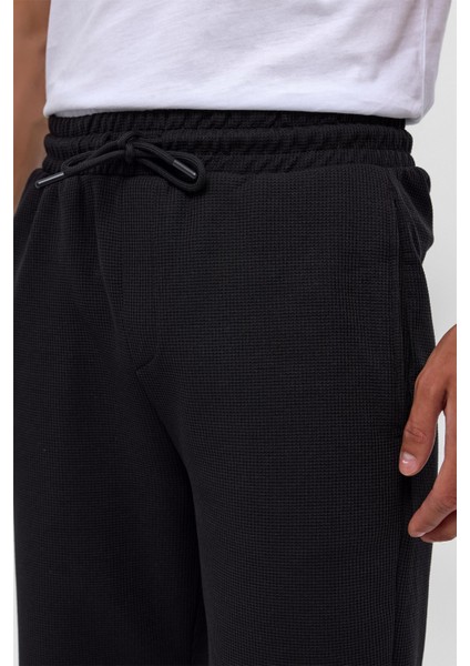 Siyah Regular Armürlü Örme Şort fırsatları