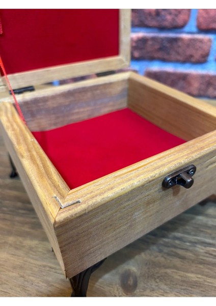 Renkli Ahşap Takı Kutusu ve Seramik Karo Tasarımı, Şık ve Kullanışlı Dekoratif Parça