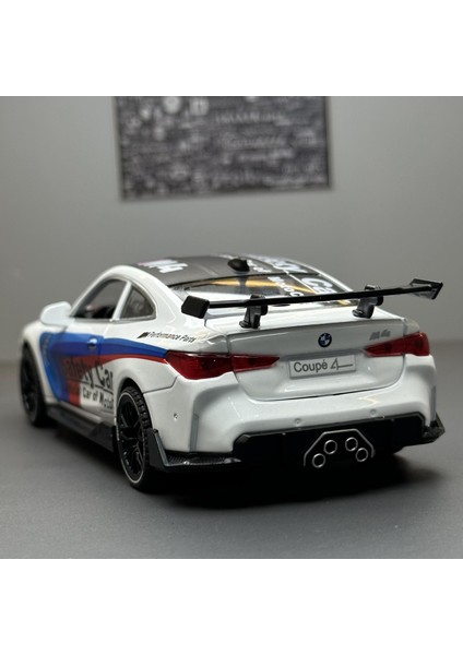 1:32 Bmw M4 Spor Araba Yarış Pisti Ses ve Işık Oyuncak Araba (Yurt Dışından) indirimleri