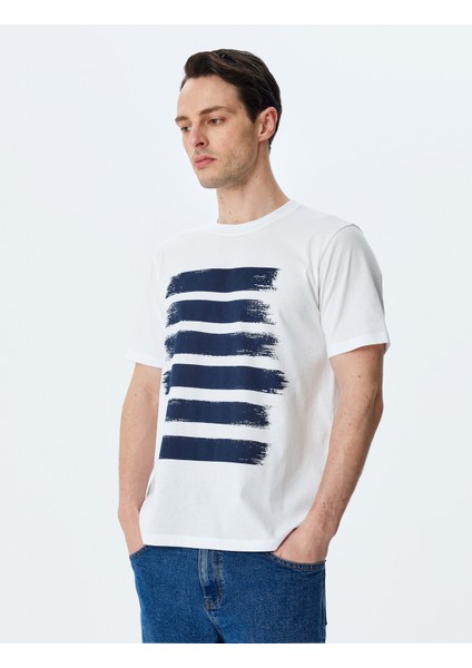 Bisiklet Yaka Çizgi Baskılı Pamuklu Kısa Kollu Slim Fit Tişört