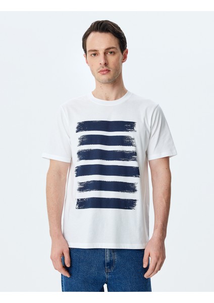 Bisiklet Yaka Çizgi Baskılı Pamuklu Kısa Kollu Slim Fit Tişört modelleri