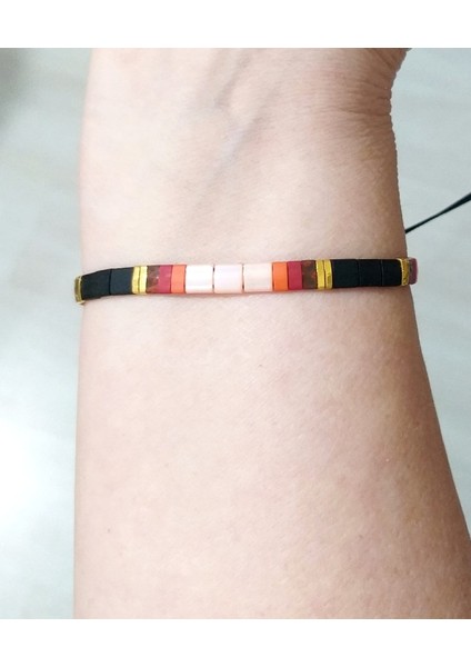 Somon Rengi Mat Siyah Turuncu Bordo ve Desenli Kırmızı Miyuki Tila Boncuklu Bileklik