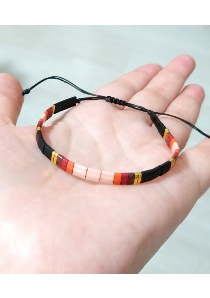 Somon Rengi Mat Siyah Turuncu Bordo ve Desenli Kırmızı Miyuki Tila Boncuklu Bileklik