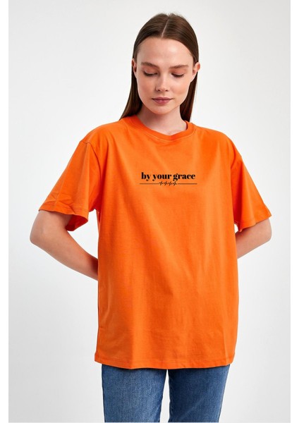 "by Your Grace" Yazılı %100 Penye Süprem T-Shirt
