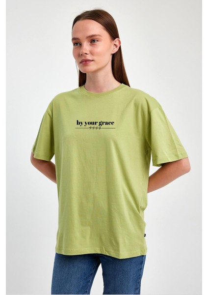 "by Your Grace" Yazılı %100 Penye Süprem T-Shirt