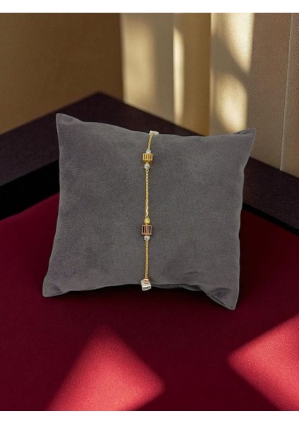 Altın Kaplama 925 Ayar Gümüş Küp Figürlü Bileklik – Modern ve Zarif Tasarım modelleri