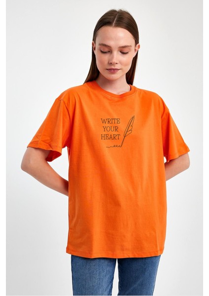 "write Your Heart" Baskılı Tüy Detaylı %100 Penye Süprem T-Shirt