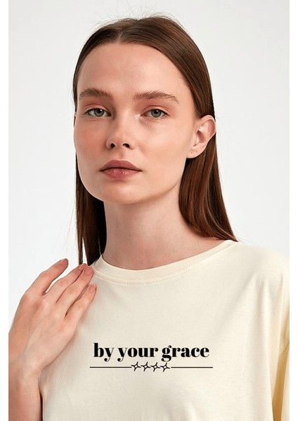 "by Your Grace" Yazılı %100 Penye Süprem T-Shirt fiyatları