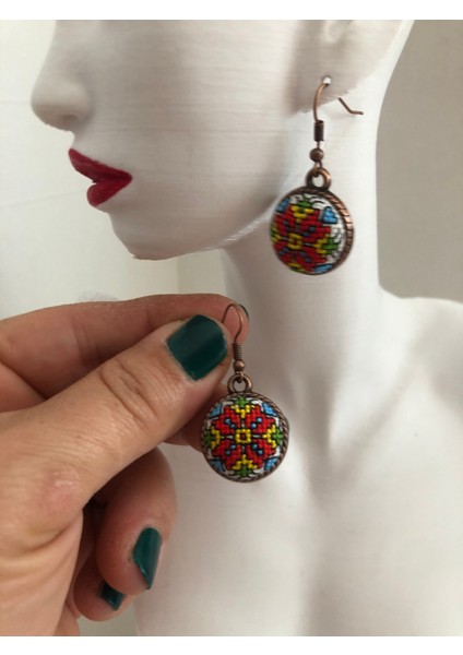 Kanaviçe Işlemeli Küpe