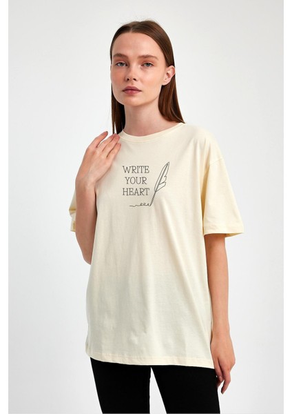 "write Your Heart" Baskılı Tüy Detaylı %100 Penye Süprem T-Shirt