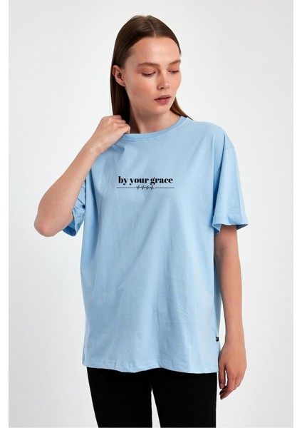 "by Your Grace" Yazılı %100 Penye Süprem T-Shirt