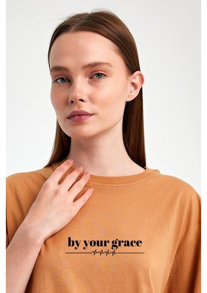 "by Your Grace" Yazılı %100 Penye Süprem T-Shirt fiyatları