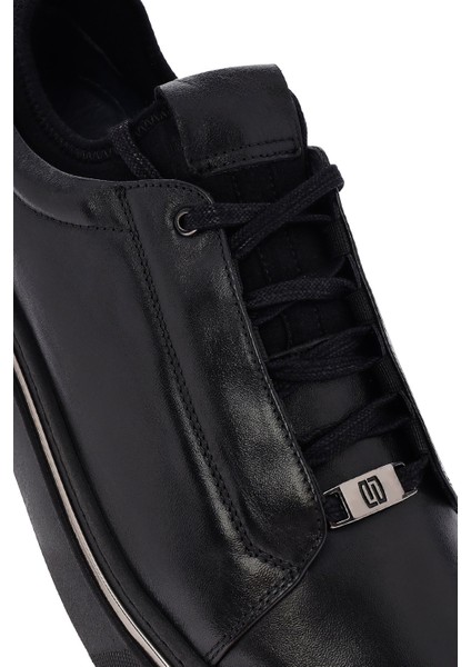 Erkek Siyah Bağcıklı Kalın Tabanlı Deri Sneaker 25WFD655018