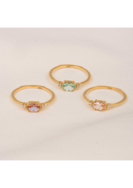 Gümüş Yüzük - Gümüş Yüzük - Oval Kesim Morganit Taşlı Yan Zirkon Taşlarla Süslenmiş 925 Ayar Gümüş Yüzük indirimleri