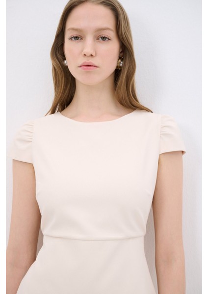 Arkası Pencereli Elbise indirimleri