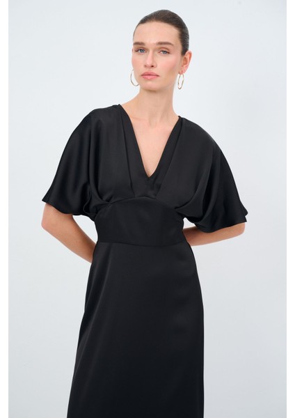 V Yaka Elbise indirimleri