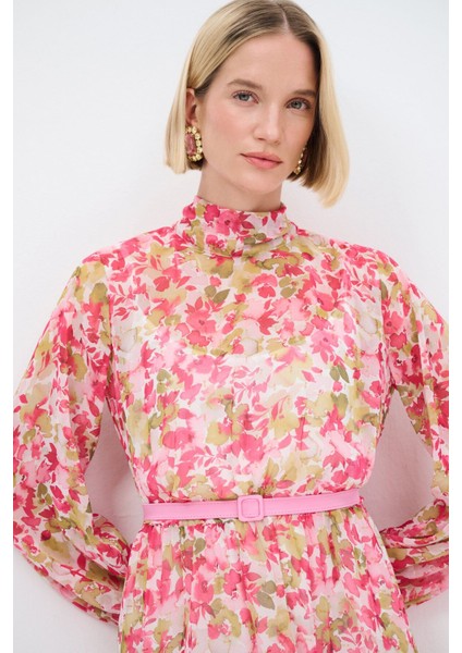 Mert Aslan Desenli Şifon Elbise modelleri