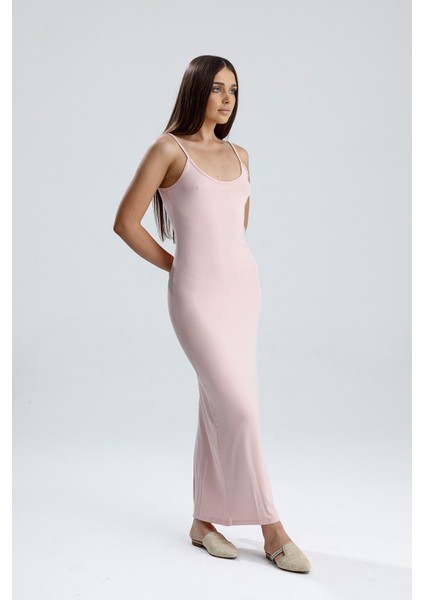 Yırtmaçlı Askılı Likralı Viskon Elbise | ELB35782 Pudra