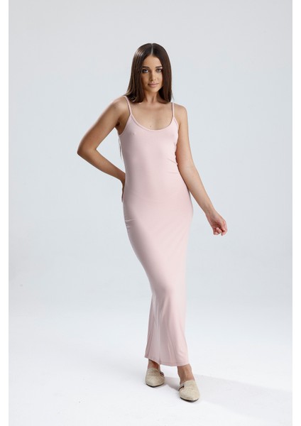 Yırtmaçlı Askılı Likralı Viskon Elbise | ELB35782 Pudra