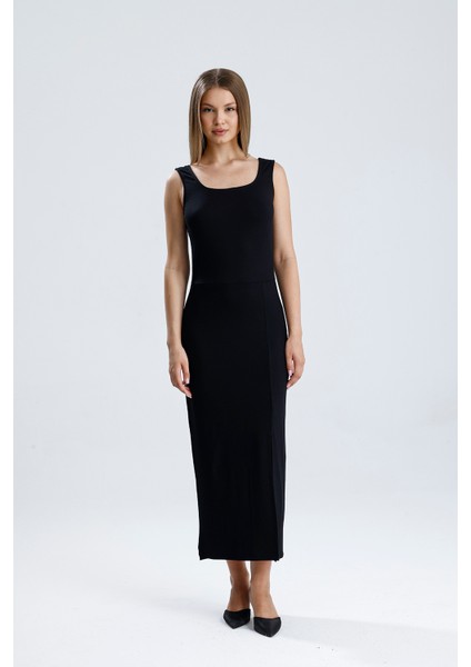 Kolsuz Kare Yaka Yırmaçlı Örme Viskon Elbise | ELB36253 Siyah