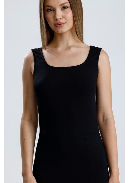 Kolsuz Kare Yaka Yırmaçlı Örme Viskon Elbise | ELB36253 Siyah fırsatları