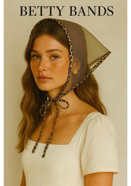 Betty Bands File Görünümlü Bağlamalı Bandana – Bej Saten Kenarlı