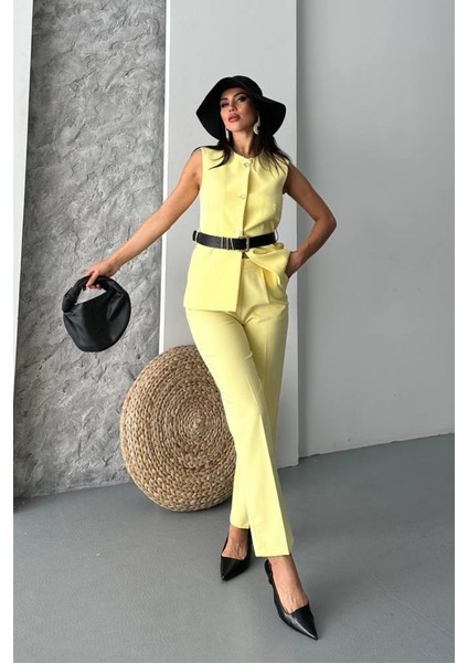 Kadın Ikili Alt Üst Takım Şık Kemerli Düğme Detaylı Bisiklet Yaka Regular Yelek Pantolon Takım