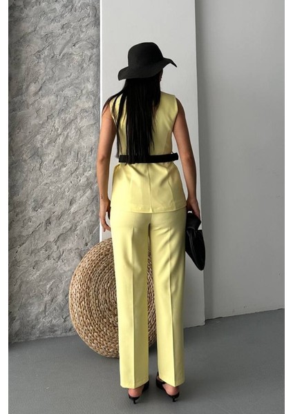 Kadın Ikili Alt Üst Takım Şık Kemerli Düğme Detaylı Bisiklet Yaka Regular Yelek Pantolon Takım