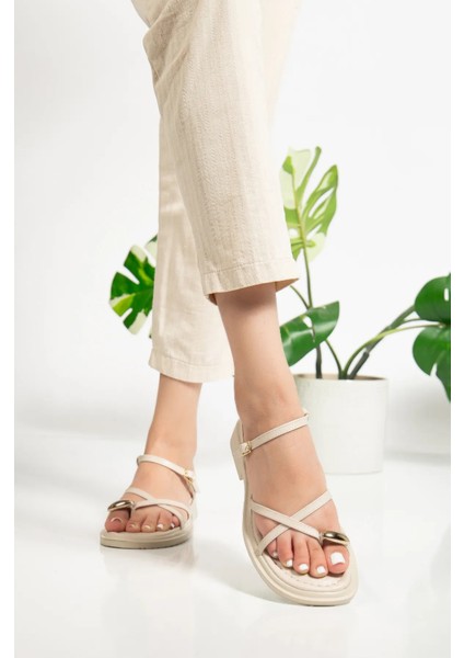 Mat Deri Tek Parmak Yüzük Detaylı Rahat Sandalet Ayakkabı fırsatları