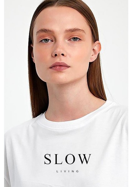 "slow Living" Baskılı Minimalist %100 Penye Süprem T-Shirt fiyatları