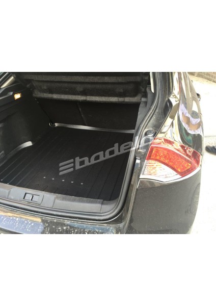 Renault Laguna 3 2008-2015 Arası Uyumlu 3D Kauçuk Bagaj Havuzu