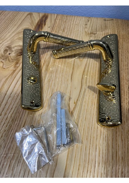 Doğanlar Marka Wc Kapı Kolu Takımı – Altın Renk, Motifli, Kilitli modelleri