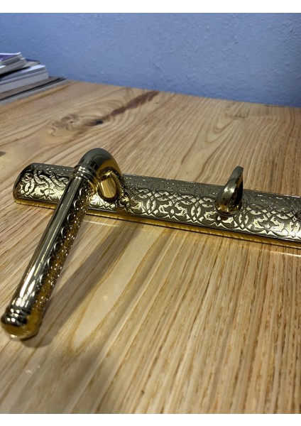 Doğanlar Marka Wc Kapı Kolu Takımı – Altın Renk, Motifli, Kilitli fırsatları