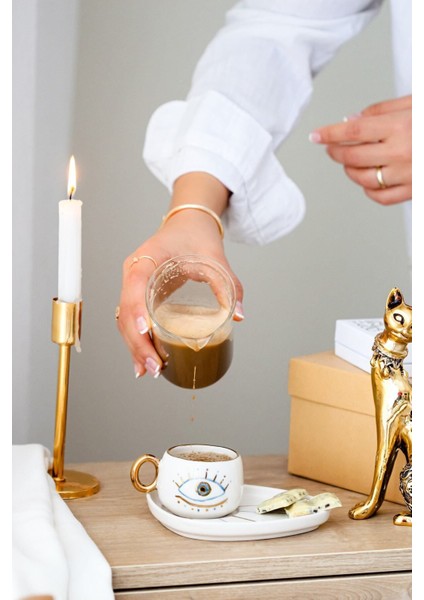 Şık Üçgen Seramik Tabak ve Fincan Seti, Beyaz Renk, Modern Tasarım modelleri