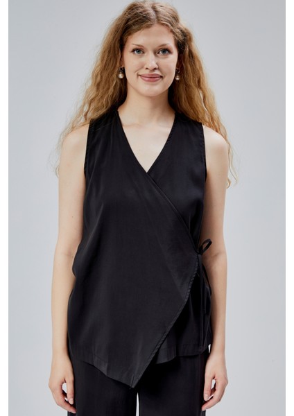 Siyah V Yaka Yandan Bağlama Detaylı Yelek-Pantolon Takım fiyatları