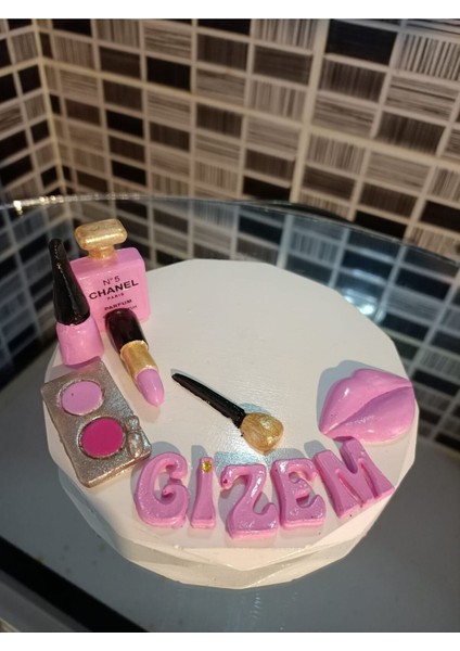 Isme Özel Tasarımlı, Makyaj Malzemeli, Temalı Kahve Fincanı, Pembe Renkli fiyatları