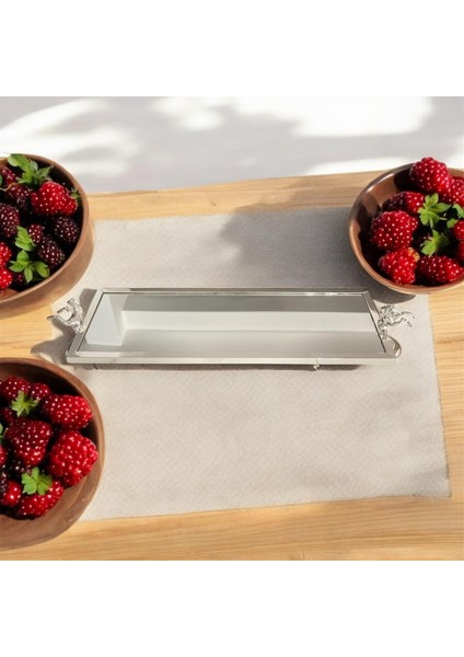 Metal At Detaylı Tepsi Gümüş 60 cm