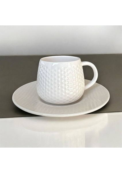 Şık ve Zarif 6'lı Kabartmalı Kahve Fincan Takımı, Beyaz Renkli ve Şıklık Sunar fiyatları