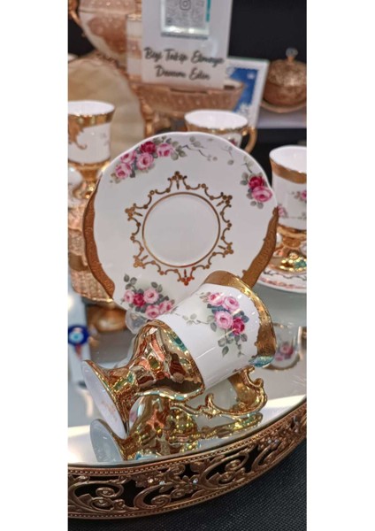 6 Kişilik Ayaklı Çiçek Desenli Kahve Fincan Takımı, Kırmızı Renkli Şık Tasarım