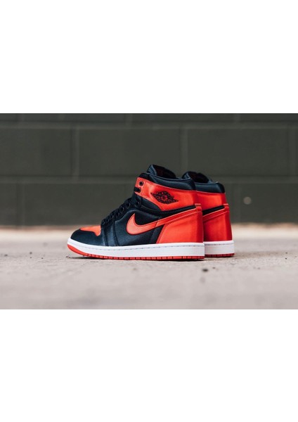 Air Jordan 1 High “black & Red” (Saten Kumaş) Spor Ayakkabı Sneaker modelleri