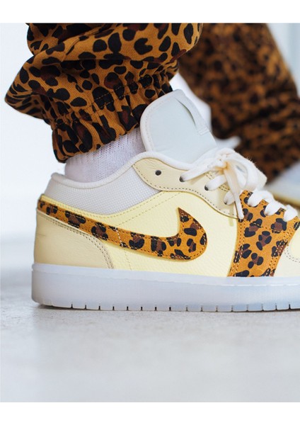 Air Jordan 1 Low 'snkrs Day' Sneaker fırsatları