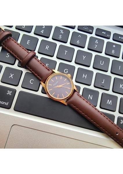 Retro Kadın Kol Saati, Vintage Minimal, Rose Gold Renk, Çizgili Kadran, Koyukahverengi Kordon modelleri