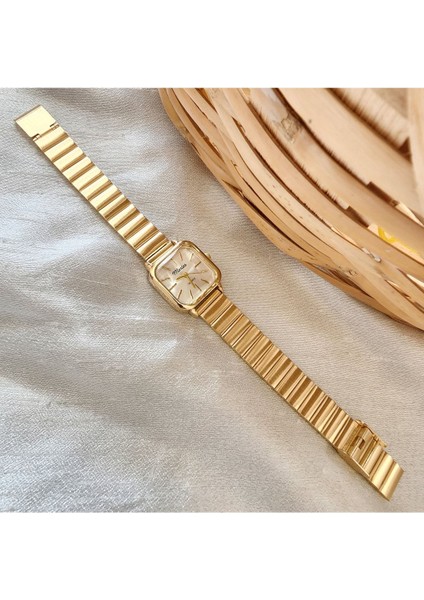 Retro Kadın Kol Saati, Vintage Tasarım, Minimal Tasarım, Gold Rengi Metal Kordon
