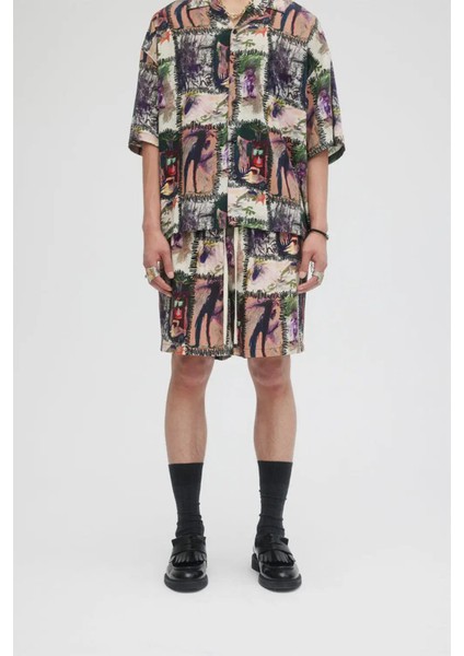 Dom Rebel Sanat Kolektifi Tasarımlı Relaxed-Fit Gathering Şortları – Şık ve Rahat